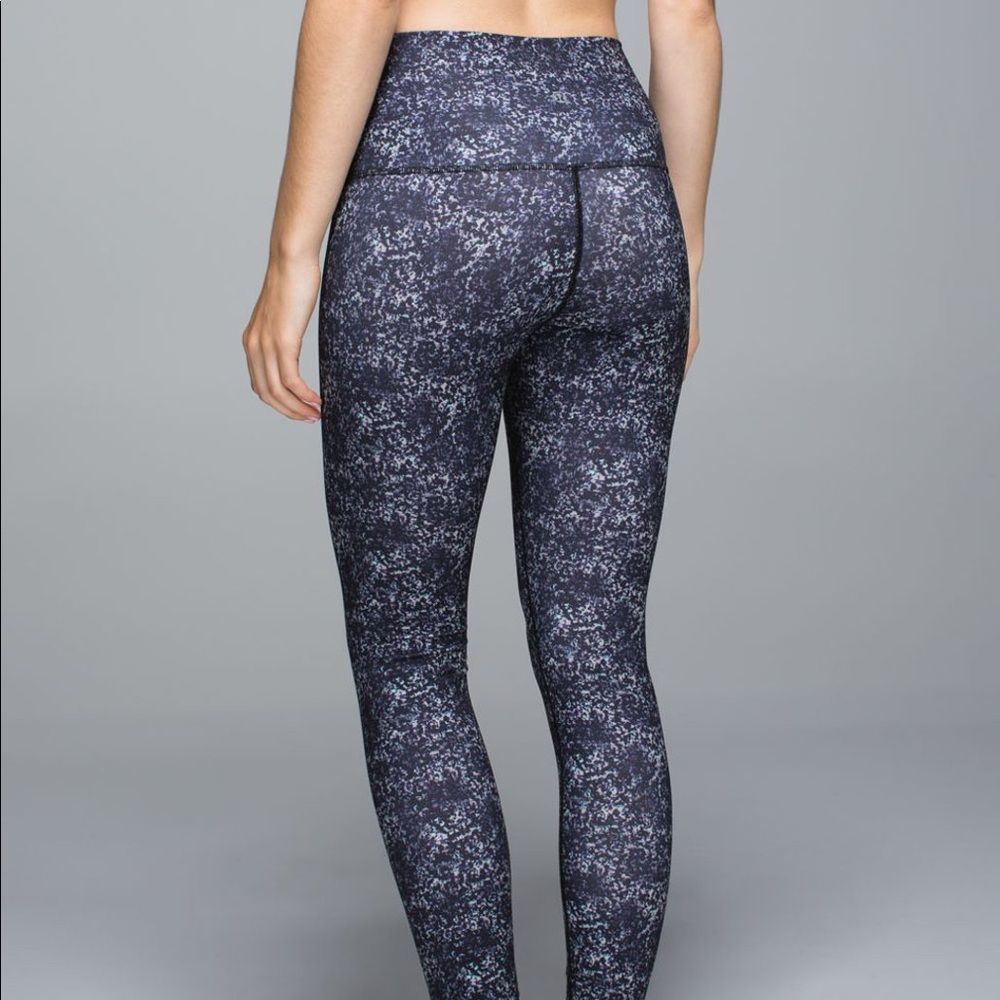 Lululemon Wunder Under Full-On Luon (Roll Down)
Rocky Road Sand Dune Toothpaste